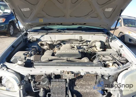 2005 Toyota Tundra Sr5 V8 from USA, damaged, VIN 5TBBT44105S462372